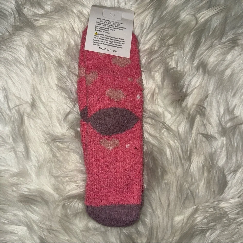 ✨✨5/$10✨✨ Pink Cozy Socks with Heart and Llama Design